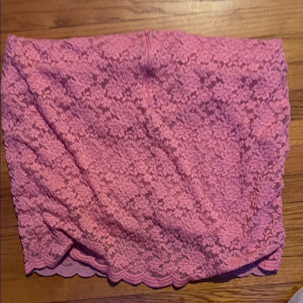 Beautiful Torrid Blush Pink Lace Pencil Skirt - Picture 6 of 6